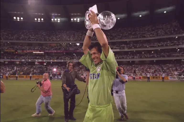  Imran Khan with ICC world cup trophy