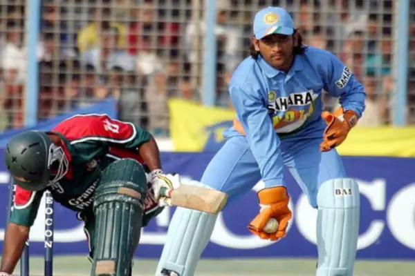 India beat Sri Lanka by 4 runs