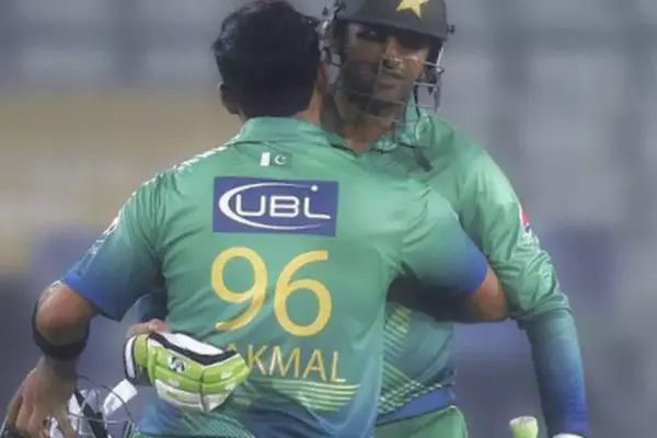Umar Akmal & Shoaib Malik 