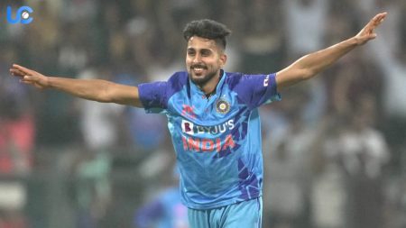 Umran Malik Makes Headlines with Lightning-Fast Double Strike