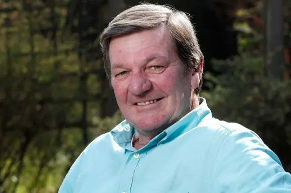 Geoff Howarth (1993–1995)
