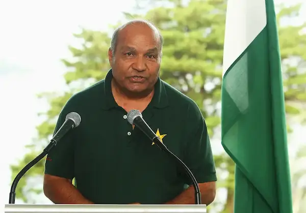 Intikhab Alam (1995; 1999 – 2000; 2008 – 2010)