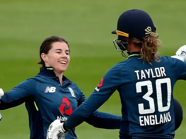 Sarah Taylor & Tammy Beaumont