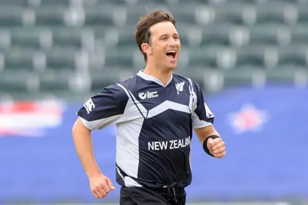 Shane Bond - 6/23 vs Australia, 2003